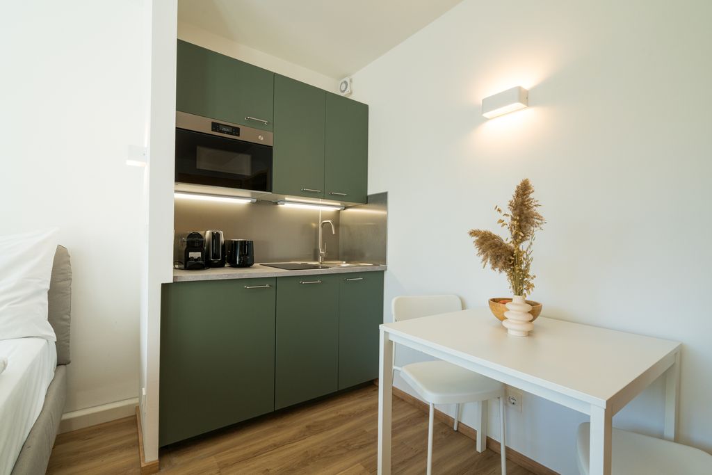 Thumb - Stilvoll möbliertes Studio in Wiens 3. Bezirk – 7. Stockwerk mit Regendusche & Klimaanlage num - 3