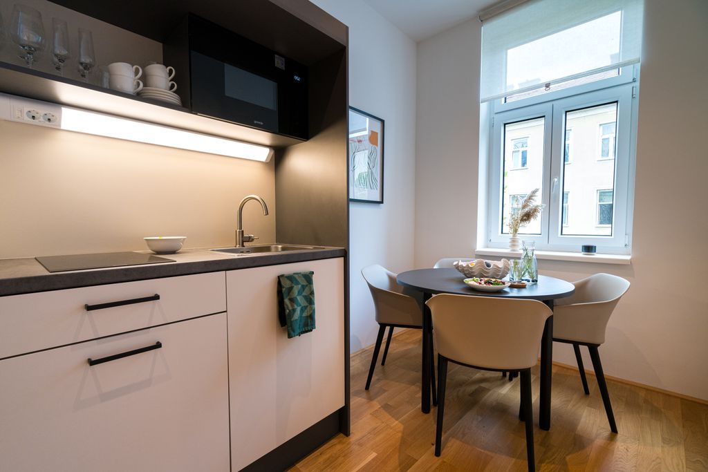 Thumb - Versatile Viennese Altbau Apartment nearby the Vienna Exhibition Center with Space for Four num - 9
