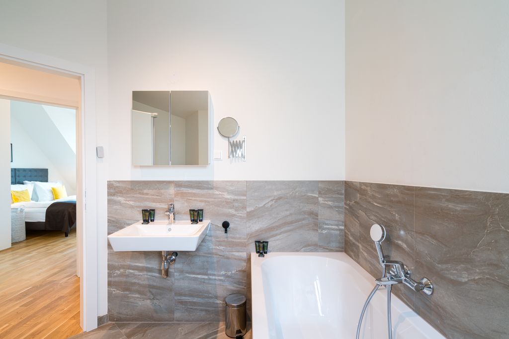 Thumb - Opulent Viennese Penthouse with Stunning City Views and space for 8 people - Near Messe Wien num - 37