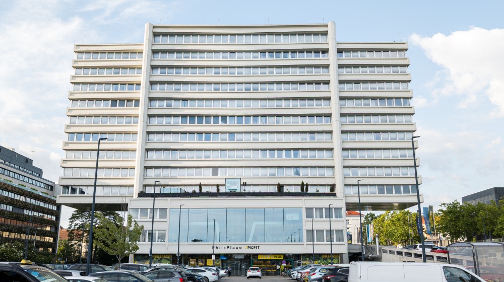 Urban Living Above Vienna – In the Historic Philips Haus Urban Living Above Vienna – In the Historic Philips Haus